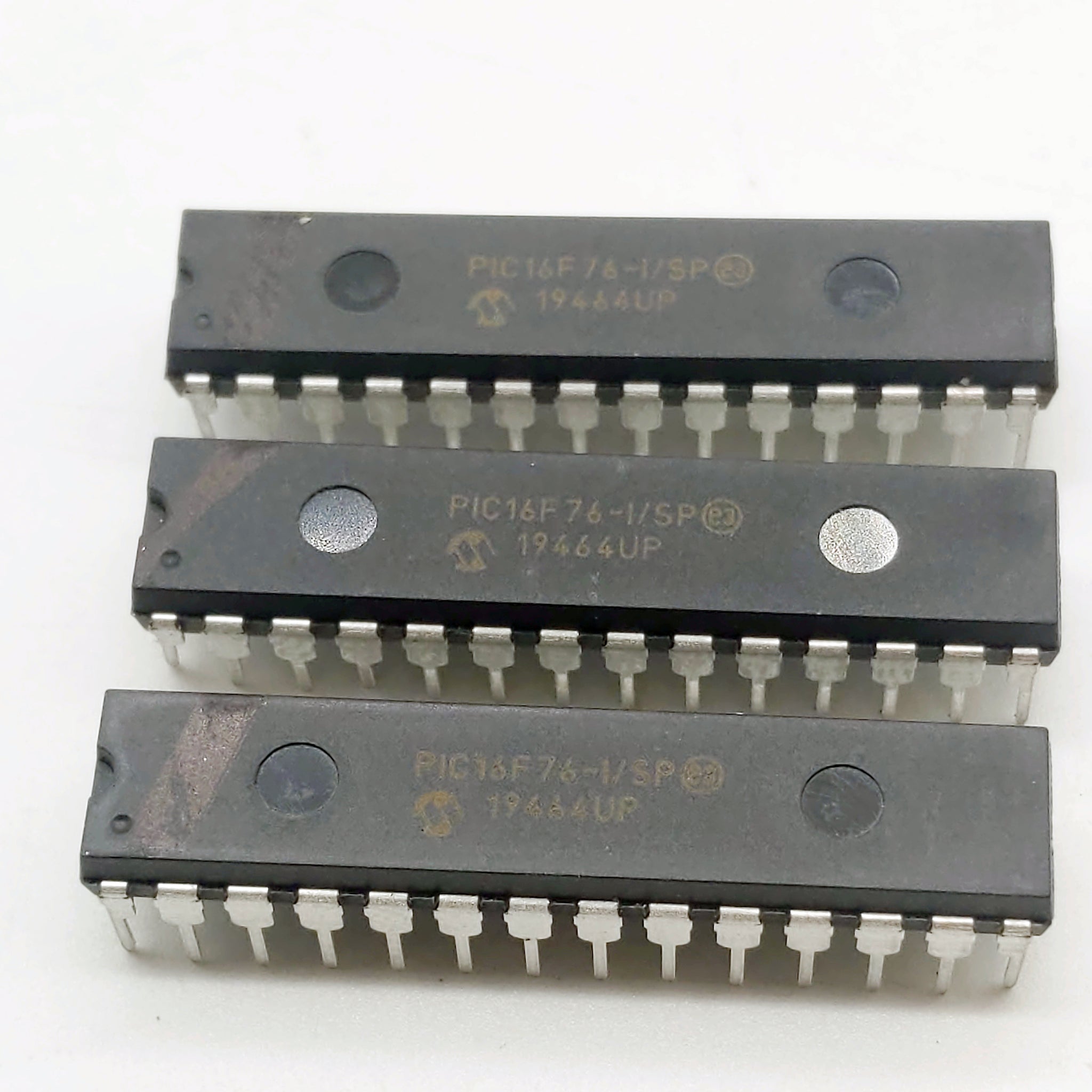 IC Chip PIC16F76-1/SP, Lot Of 3