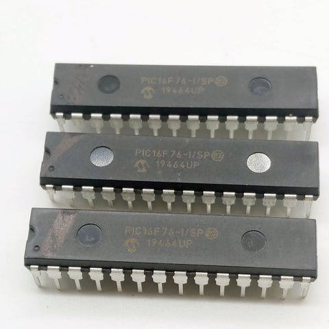IC Chip PIC16F76-1/SP, Lot Of 3