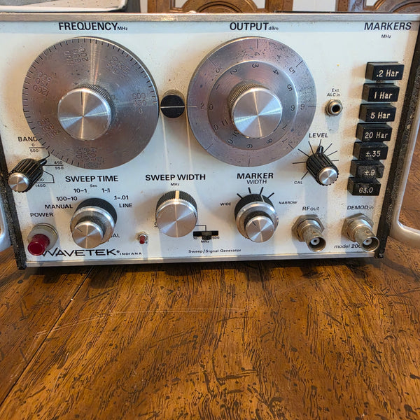 Wavetek Model 2001A Sweep/Signal Generator