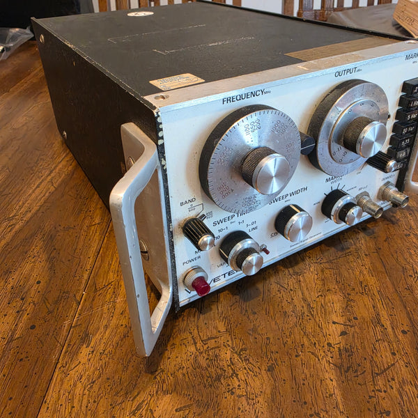 Wavetek Model 2001A Sweep/Signal Generator