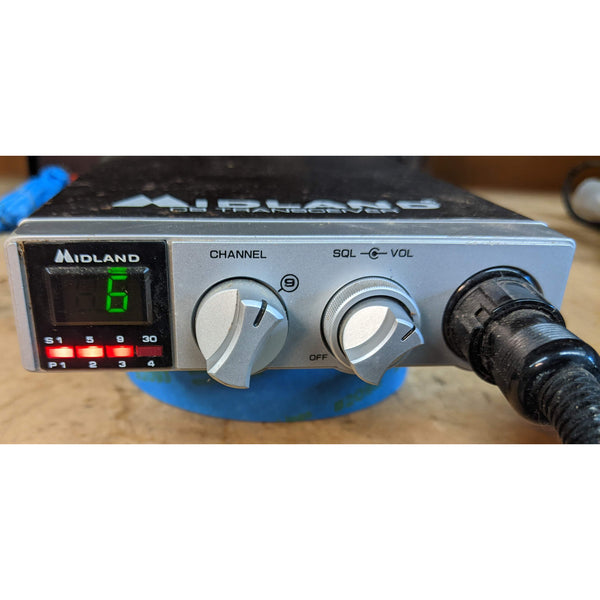 Midland 77-107 40 Channel CB Radio With Mic, For Parts Or Repair