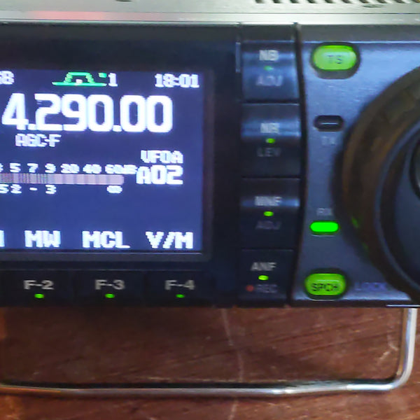 Icom IC-7000 HF/VHF/UHF All-Mode Transceiver, With Cables, Bracket, See Video