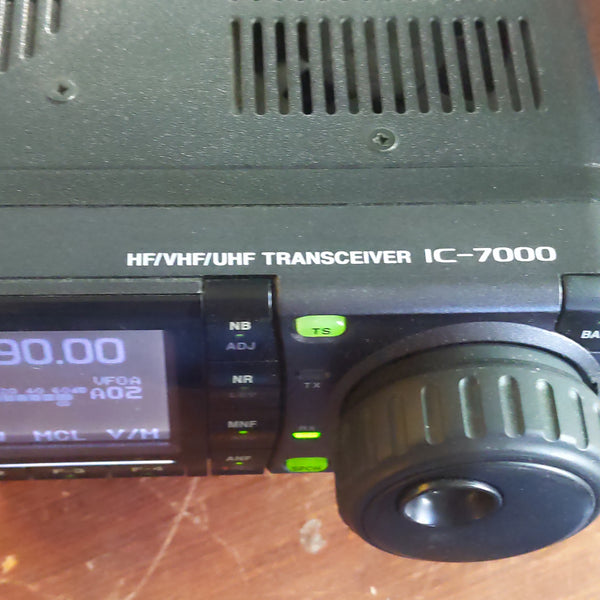 Icom IC-7000 HF/VHF/UHF All-Mode Transceiver, With Cables, Bracket, See Video