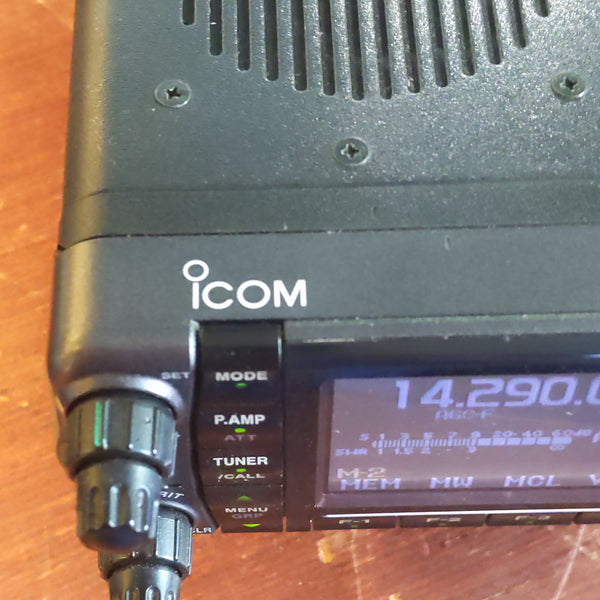 Icom IC-7000 HF/VHF/UHF All-Mode Transceiver, With Cables, Bracket, See Video