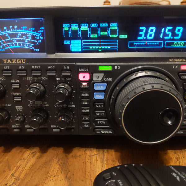 Yaesu FT-2000 6M-160M Transceiver With Microphone, See Video