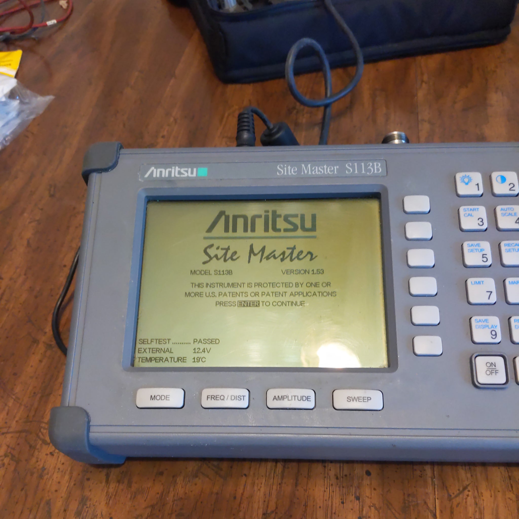 Anritsu S113B Site Master RF Spectrum Analyzer, Case,  Powers Up, See Video, For Parts Or Repair