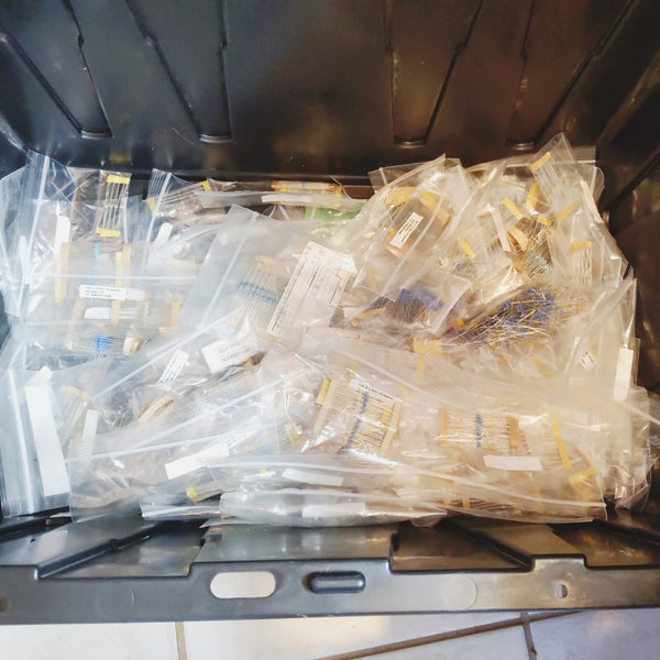 9,000+ Resistors, 125+ Numbers, See List And Photos
