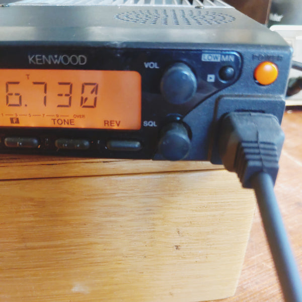Kenwood TM-261A 2 Meter Mobile Transceiver With Microphone SEE VIDEO