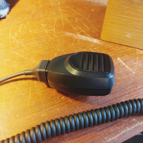 Kenwood TM-261A 2 Meter Mobile Transceiver With Microphone SEE VIDEO