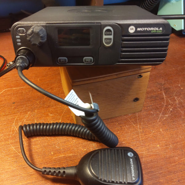 Motorola XPR-4350 UHF Mobile Radio, Works, See Video