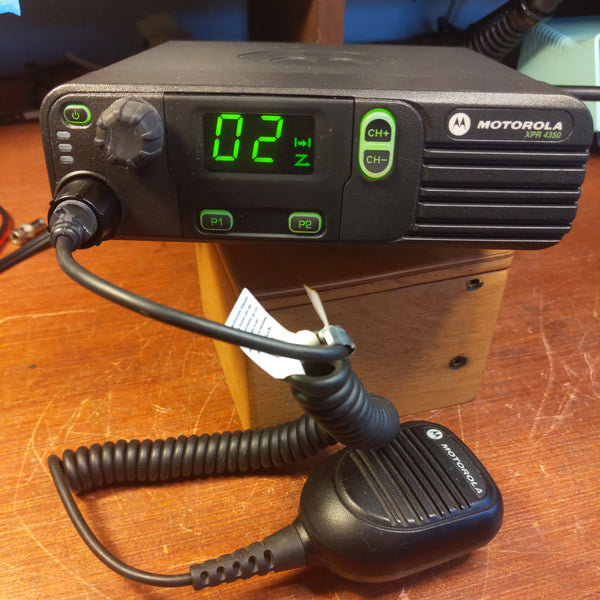 Motorola XPR-4350 UHF Mobile Radio, Works, See Video