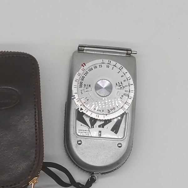 4 Vintage Light Meters, For Parts Or Repair