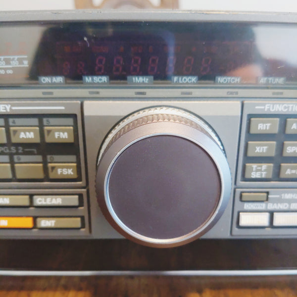 Kenwood TS-440S HF Transceiver, Mic, Works Great, SN 9050313, See Video