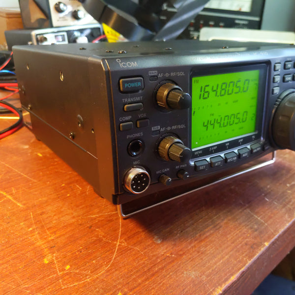 Icom VHF/UHF All-Mode Transceiver IC-910H, Works Well, With Mic, See Video