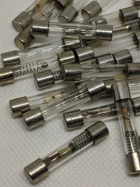 24 Pieces 2A Amp Glass Fuses 1.25" x .25"