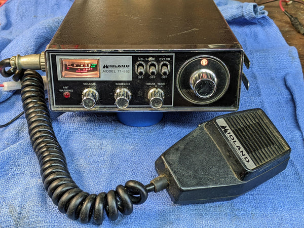 Midland 77-882 CB Mobile Radio With Microphone