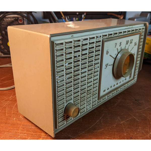 Motorola A22N AM Tabletop Radio, 1963 +/-, Plays Good